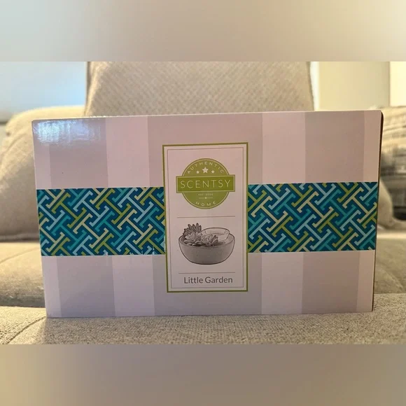 Scentsy Little Garden Warmer - Picture 2 of 7